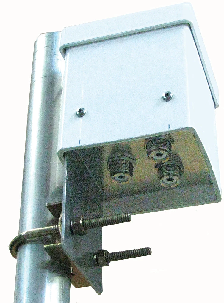 MFJ-916BM, DUPLEXER. 1.8-225/350-540 MHz, MAST MOUNT, SO-239 3 MFJ-916BM, DUPLEXER. 1.8-225/350-540 MHz, MAST MOUNT, SO-239